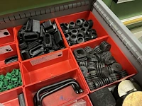 Partij aluminium profielen en machinebouwtoebehoren - afbeelding 94 van  109