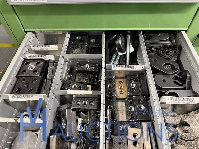 Partij aluminium profielen en machinebouwtoebehoren - afbeelding 88 van  109