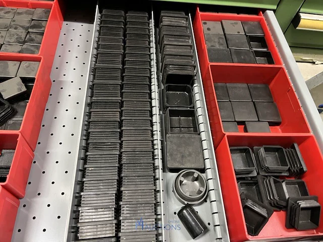 Partij aluminium profielen en machinebouwtoebehoren - afbeelding 100 van  109