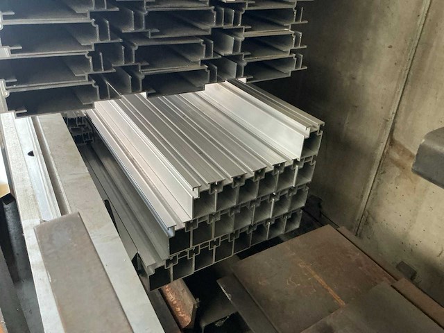 Partij aluminium profielen - afbeelding 3 van  13