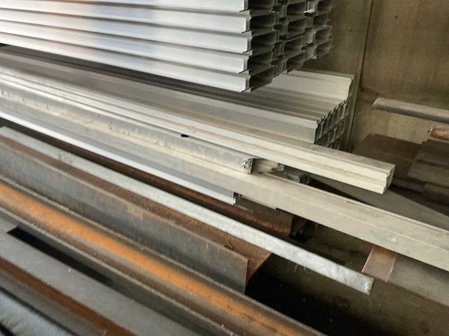 Partij aluminium profielen - afbeelding 4 van  13