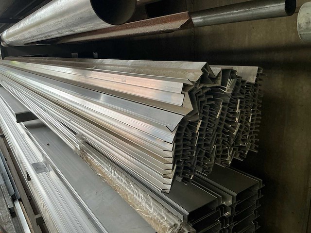 Partij aluminium profielen - afbeelding 13 van  13
