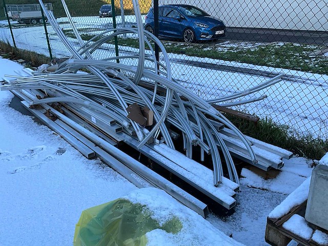Partij aluminium profielen - afbeelding 1 van  2