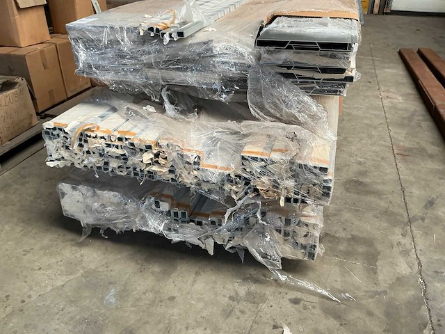 Partij aluminium profielen - afbeelding 2 van  6