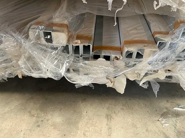 Partij aluminium profielen - afbeelding 6 van  6