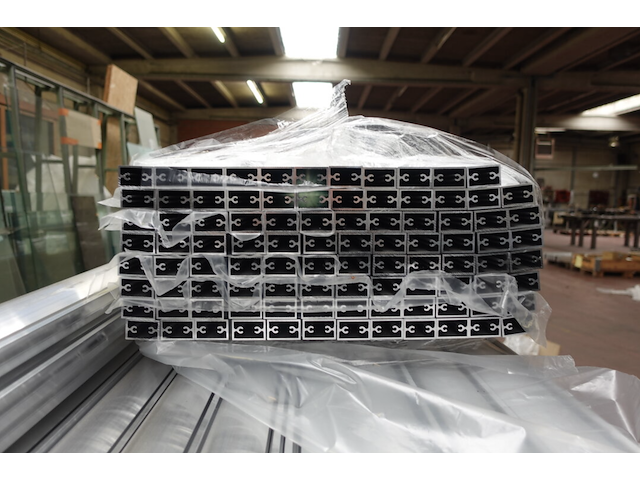 Partij aluminium samen met 2x houder - afbeelding 4 van  7