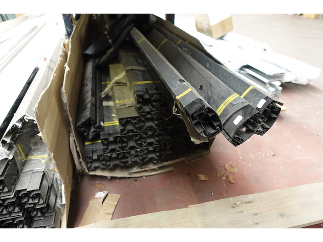 Partij aluminium samen met 2x houder - afbeelding 6 van  7