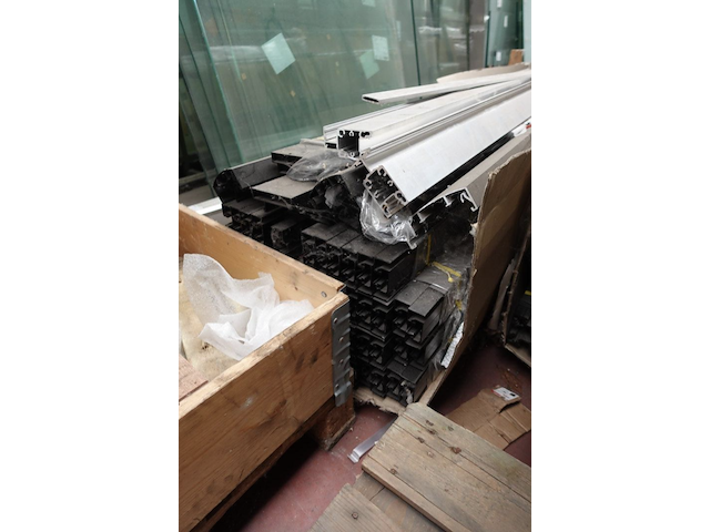 Partij aluminium samen met 2x houder - afbeelding 7 van  7