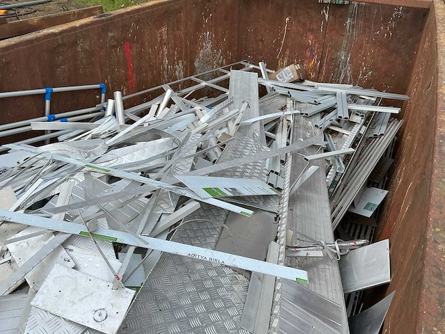 Partij aluminium schroot - afbeelding 1 van  8