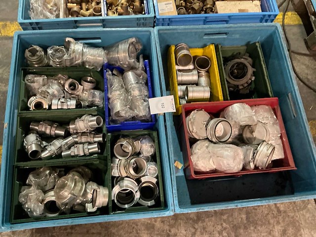 Partij aluminium slangenkoppelingen - afbeelding 1 van  10