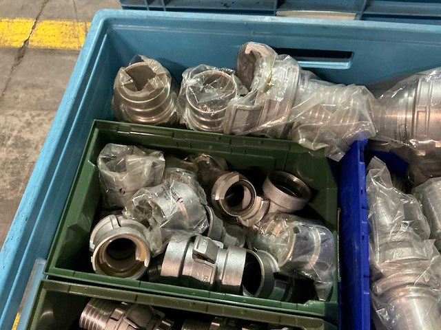 Partij aluminium slangenkoppelingen - afbeelding 8 van  10