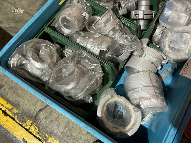 Partij aluminium slangenkoppelingen - afbeelding 4 van  7