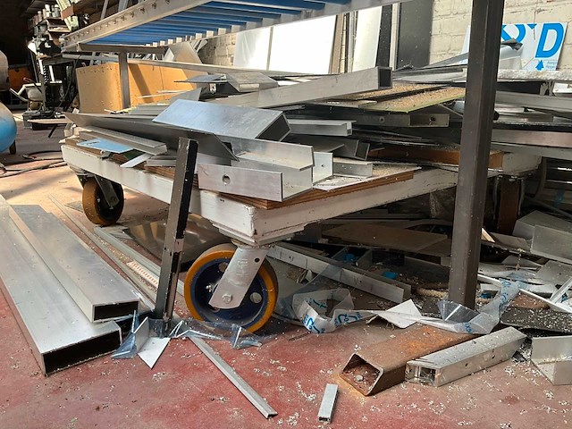 Partij aluminium - afbeelding 15 van  24