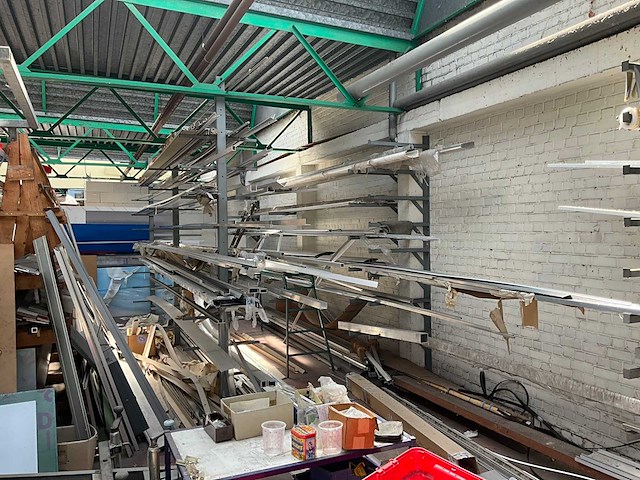Partij aluminium - afbeelding 1 van  24
