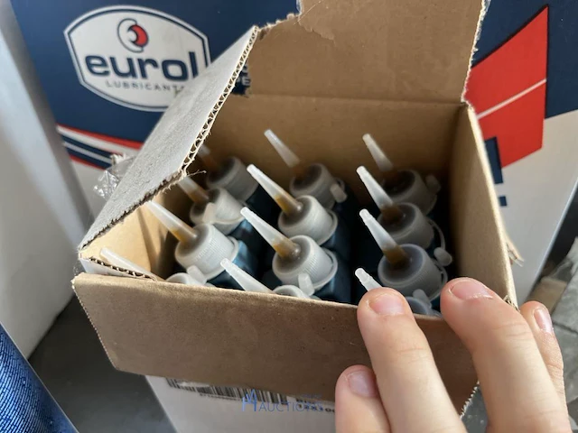 Partij antivries, oliën en chemicaliën eurol - afbeelding 7 van  25