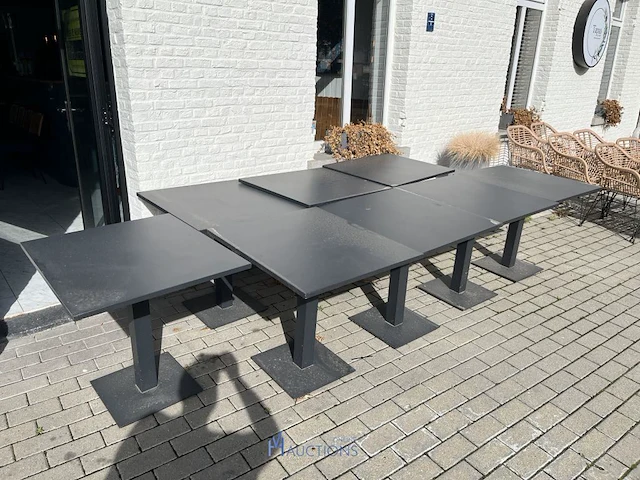 Partij antracietkleurige terrastafels - afbeelding 1 van  4