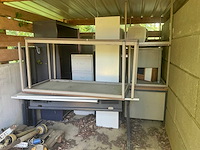 Partij archiefkast en tafels - afbeelding 1 van  7