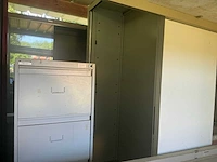 Partij archiefkast en tafels - afbeelding 7 van  7
