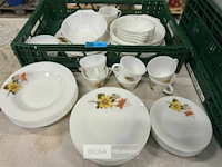 Partij arcopal servies - afbeelding 1 van  4