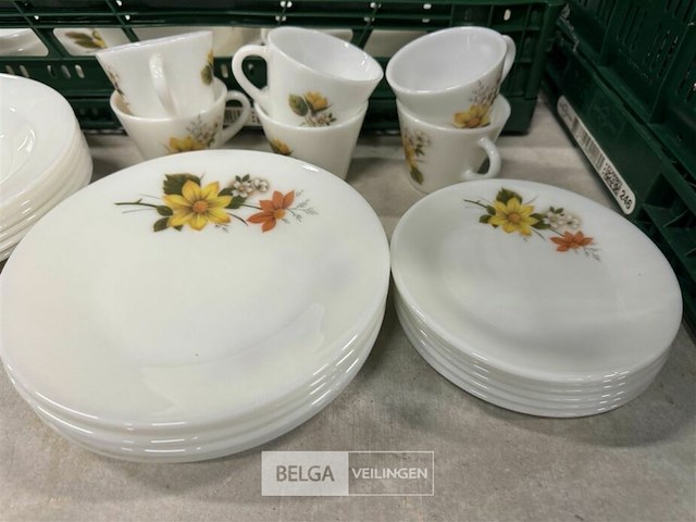 Partij arcopal servies - afbeelding 3 van  4