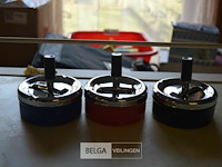 Partij asbakken - afbeelding 1 van  3