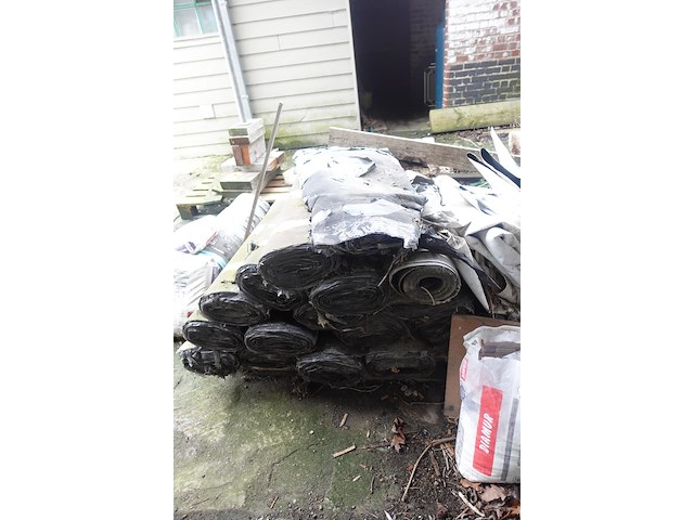 Partij asfalt - afbeelding 1 van  10