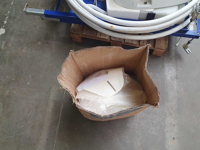 Partij assorti sanitair materiaal - afbeelding 4 van  6