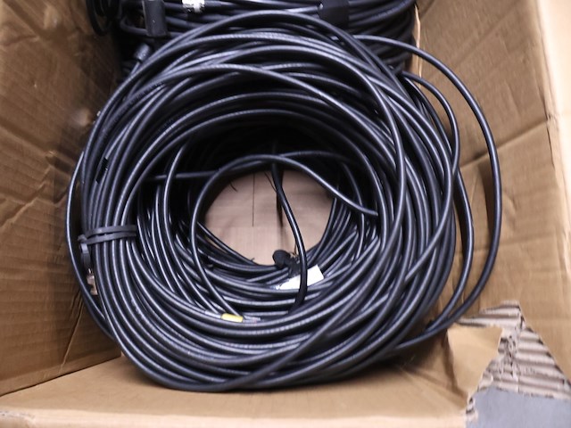 Partij audio kabels in doos - afbeelding 3 van  5
