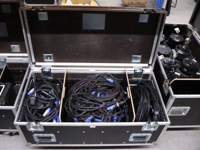 Partij audio kabels in koffer - afbeelding 2 van  5