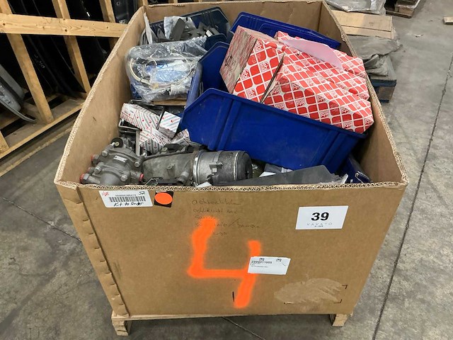 Partij auto-onderdelen voor volvo - afbeelding 1 van  7