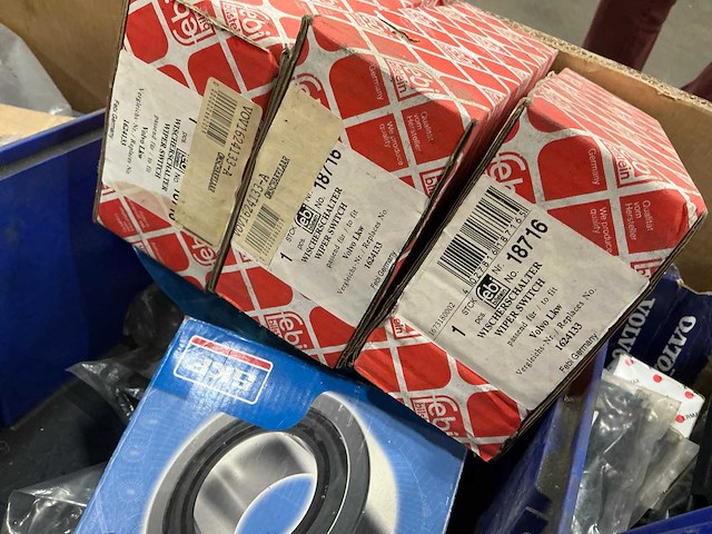 Partij auto-onderdelen voor volvo - afbeelding 4 van  7