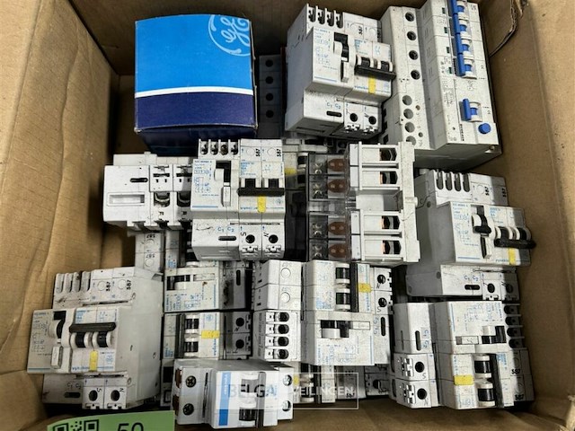 Partij automatische zekeringen - afbeelding 1 van  6