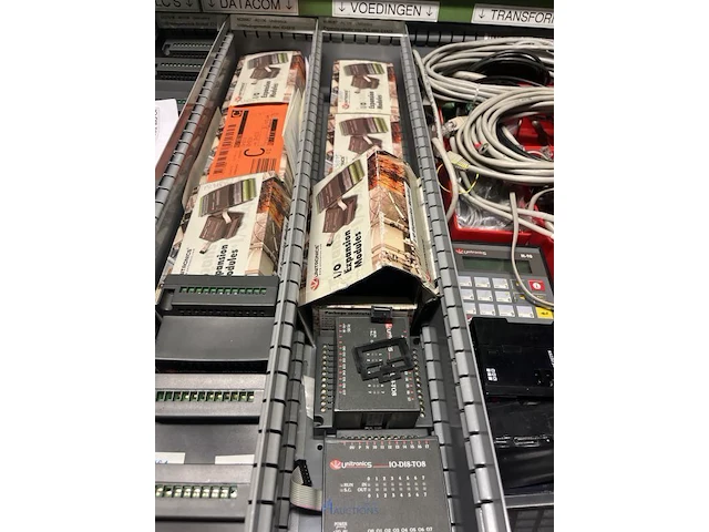 Partij automatiserings- en plc-componenten - afbeelding 14 van  96