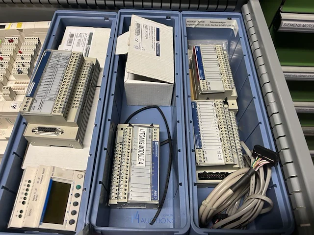 Partij automatiserings- en plc-componenten - afbeelding 28 van  96