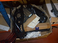 Partij autoonderdelen w.o. kappen, uitlaten, sturen, lampen, roosters, enz - afbeelding 11 van  40