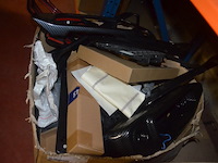 Partij autoonderdelen w.o. kappen, uitlaten, sturen, lampen, roosters, enz - afbeelding 13 van  40