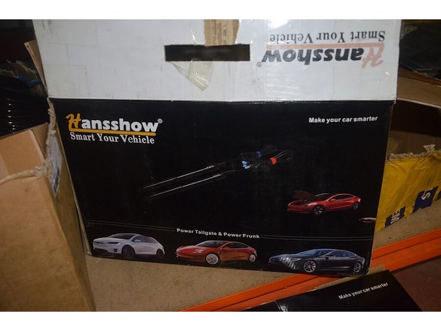 Partij autoonderdelen w.o. kappen, uitlaten, sturen, lampen, roosters, enz - afbeelding 15 van  40