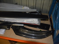 Partij autoonderdelen w.o. kappen, uitlaten, sturen, lampen, roosters, enz - afbeelding 16 van  40