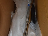 Partij autoonderdelen w.o. kappen, uitlaten, sturen, lampen, roosters, enz - afbeelding 12 van  40