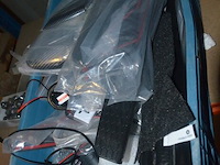 Partij autoonderdelen w.o. kappen, uitlaten, sturen, lampen, roosters, enz - afbeelding 25 van  40