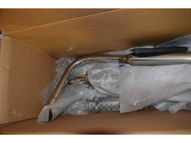 Partij autoonderdelen w.o. kappen, uitlaten, sturen, lampen, roosters, enz - afbeelding 23 van  40