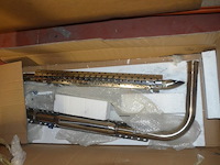 Partij autoonderdelen w.o. kappen, uitlaten, sturen, lampen, roosters, enz - afbeelding 34 van  40