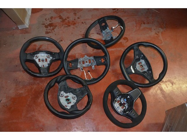 Partij autoonderdelen w.o. kappen, uitlaten, sturen, lampen, roosters, enz - afbeelding 39 van  40