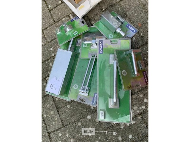 Partij badkameraccessoires - afbeelding 1 van  3