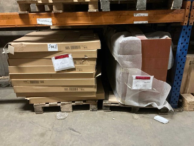 Partij badkamermeubels - afbeelding 1 van  9