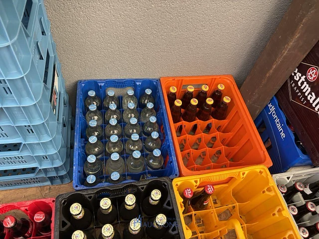 Partij bakken, leeggoed en dranken - afbeelding 13 van  18