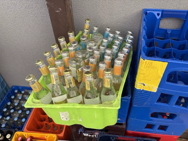 Partij bakken, leeggoed en dranken - afbeelding 16 van  18