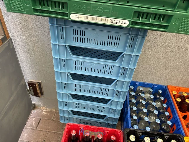 Partij bakken, leeggoed en dranken - afbeelding 18 van  18