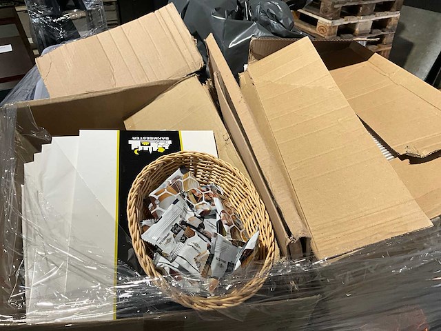 Partij bakkerij inventaris - afbeelding 13 van  25