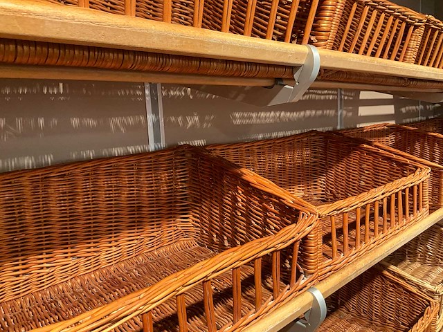 Partij bakkerij rekken + broodrekken + manden - afbeelding 2 van  8